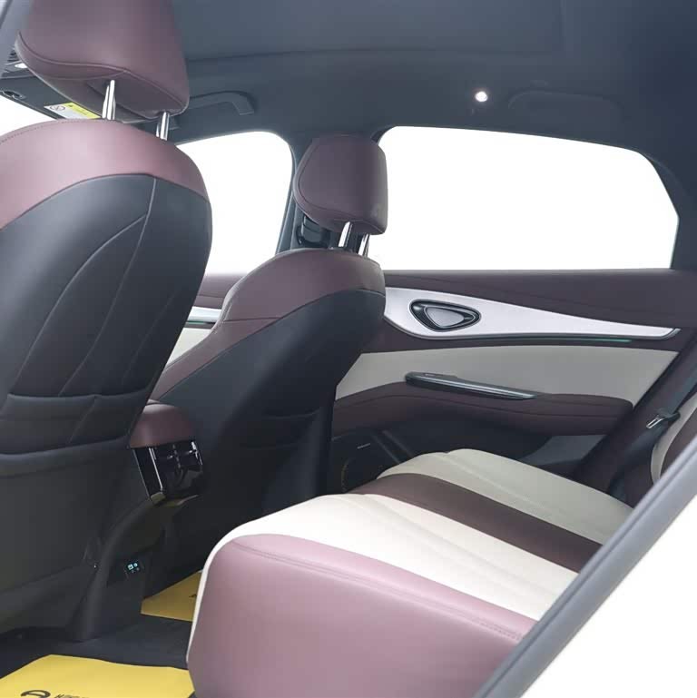 Seal 07 DM-i 2025 DM-i 1.5L 125km Premium Edition Seal 07 DM-i 2025 DM-i 1.5L 125km Premium Edition