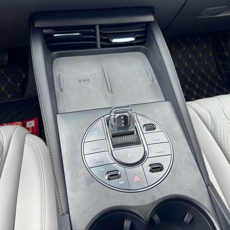 Haibao 06 New Energy 2024 DM-i 120KM Flagship Model Haibao 06 New Energy 2024 DM-i 120KM Flagship Model