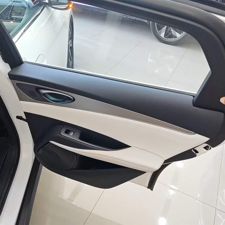 Haibao 06 New Energy 2024 DM-i 120KM Flagship Model Haibao 06 New Energy 2024 DM-i 120KM Flagship Model