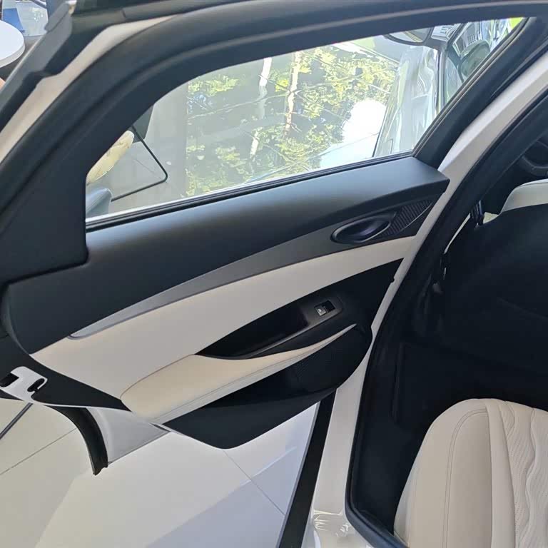 Haibao 06 New Energy 2024 DM-i 120KM Flagship Model Haibao 06 New Energy 2024 DM-i 120KM Flagship Model