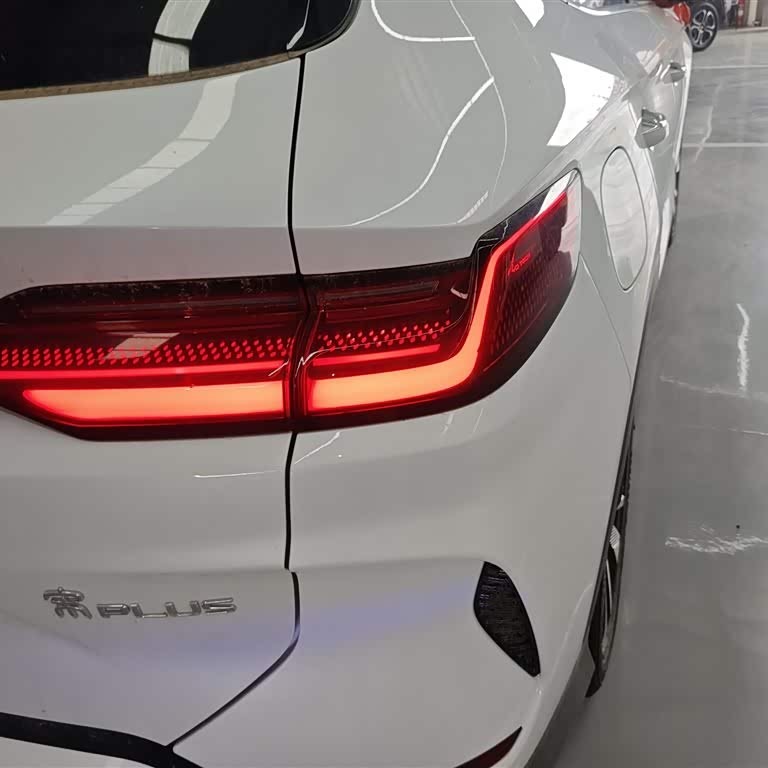 Song PLUS New Energy 2025 DM-i 112KM Premium Edition Song PLUS New Energy 2025 DM-i 112KM Premium Edition