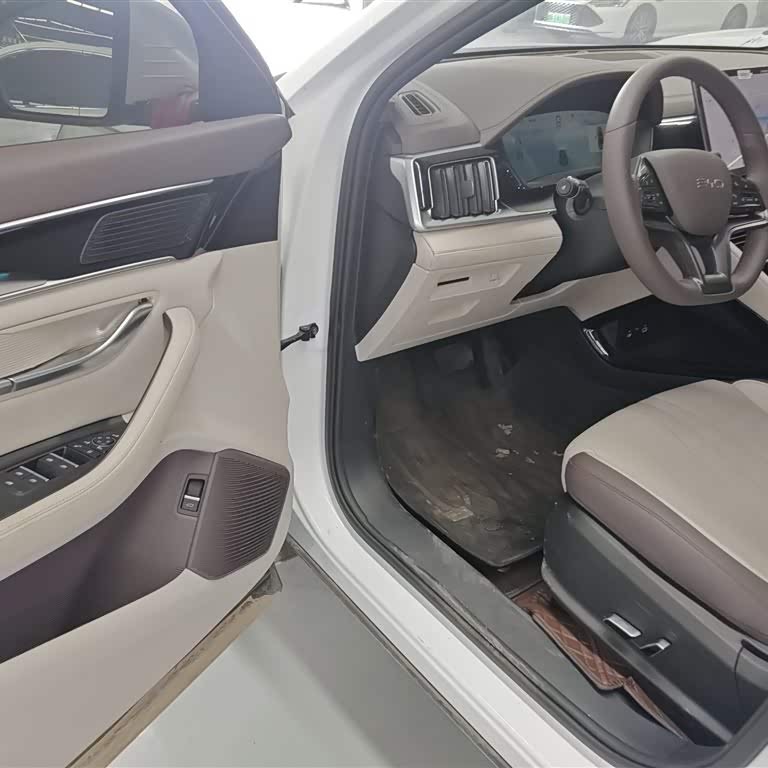 Song PLUS New Energy 2025 DM-i 112KM Premium Edition Song PLUS New Energy 2025 DM-i 112KM Premium Edition
