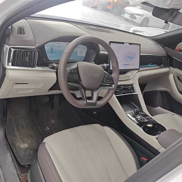 Song PLUS New Energy 2025 DM-i 112KM Premium Edition Song PLUS New Energy 2025 DM-i 112KM Premium Edition