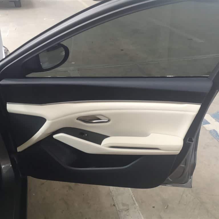 Qin L 2024 DM-i 80KM Leading Edition Qin L 2024 DM-i 80KM Leading Edition