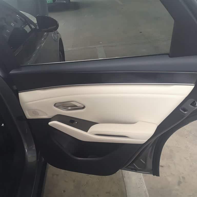 Qin L 2024 DM-i 80KM Leading Edition Qin L 2024 DM-i 80KM Leading Edition