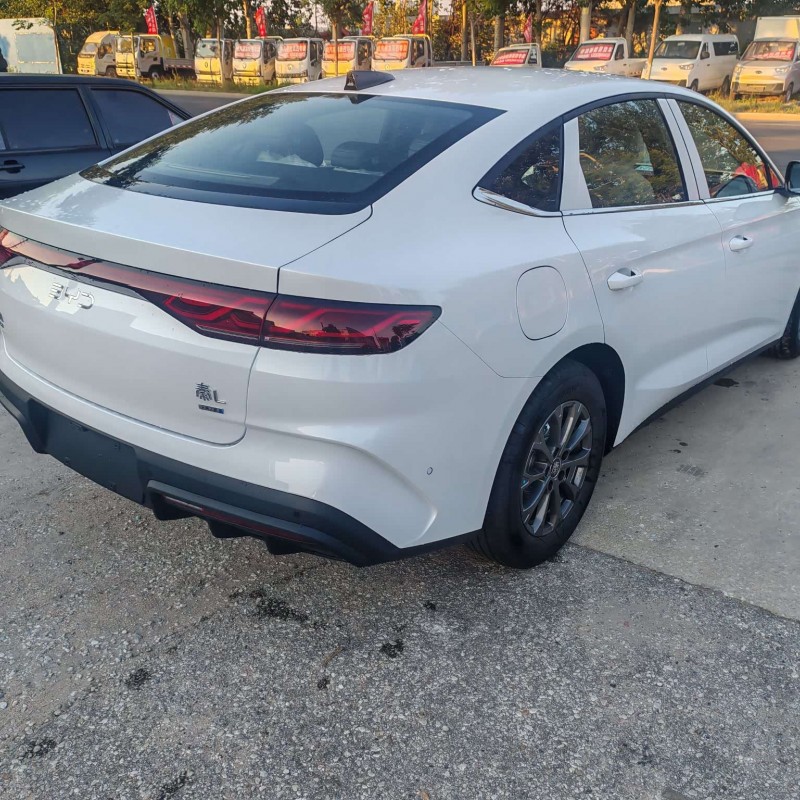Qin L 2025 DM-i Intelligent Driving Edition 80KM Leading Edition Qin L 2025 DM-i Intelligent Driving Edition 80KM Leading Edition
