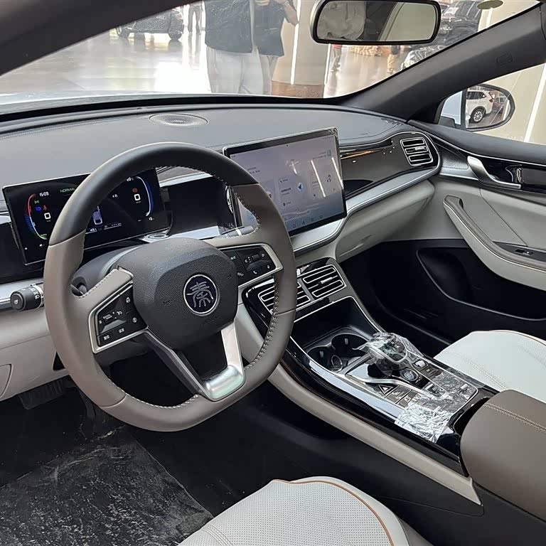 Qin PLUS 2023 Champion Edition DM-i 120KM Beyond Edition Qin PLUS 2023 Champion Edition DM-i 120KM Beyond Edition