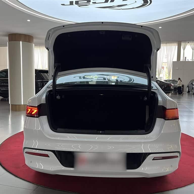 Qin PLUS 2023 Champion Edition DM-i 120KM Beyond Edition Qin PLUS 2023 Champion Edition DM-i 120KM Beyond Edition