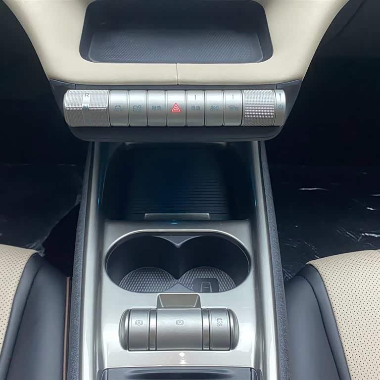 Dolphin 2024 Glory Edition 420km Freedom Edition Dolphin 2024 Glory Edition 420km Freedom Edition