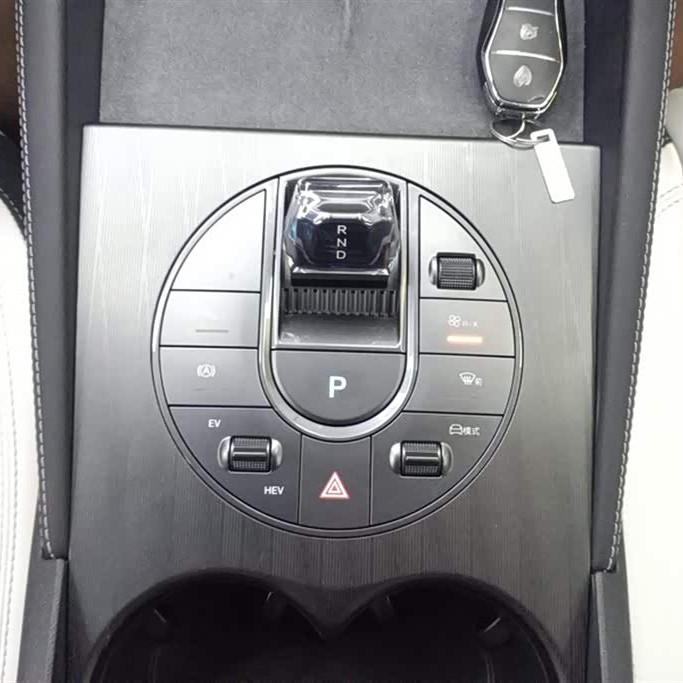 Haibao 06 New Energy 2024 DM-i 120KM Flagship Model Haibao 06 New Energy 2024 DM-i 120KM Flagship Model