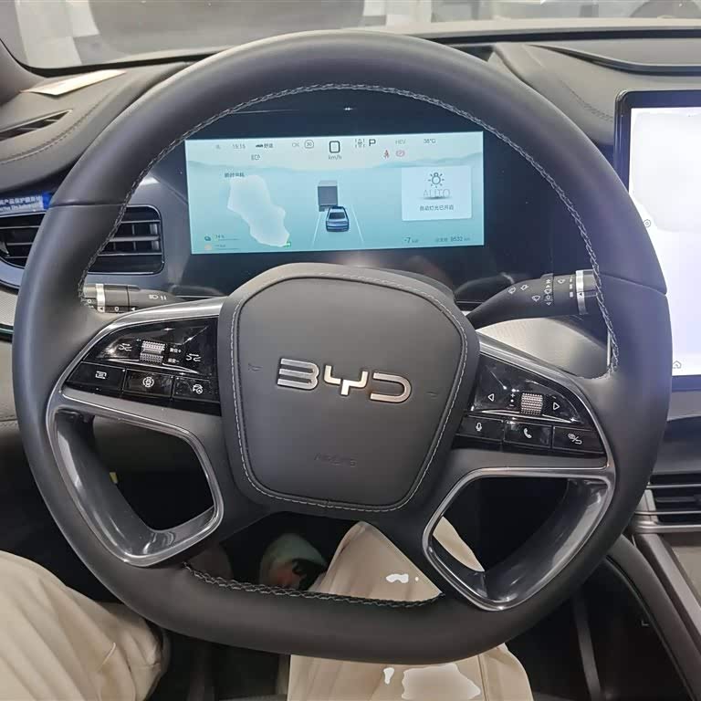 Seal 07 DM-i 2025 DM-i 1.5L 125km Premium Edition Seal 07 DM-i 2025 DM-i 1.5L 125km Premium Edition