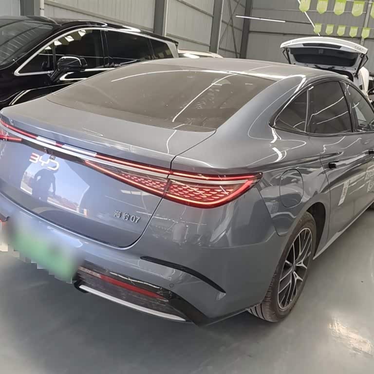 Seal 07 DM-i 2025 DM-i 1.5L 125km Premium Edition Seal 07 DM-i 2025 DM-i 1.5L 125km Premium Edition