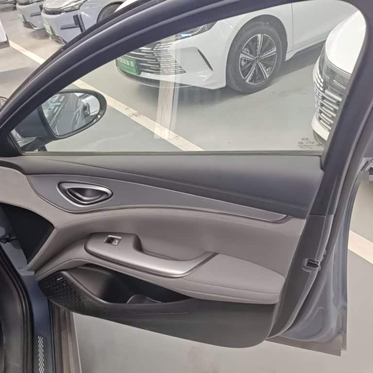 Seal 07 DM-i 2025 DM-i 1.5L 125km Premium Edition Seal 07 DM-i 2025 DM-i 1.5L 125km Premium Edition
