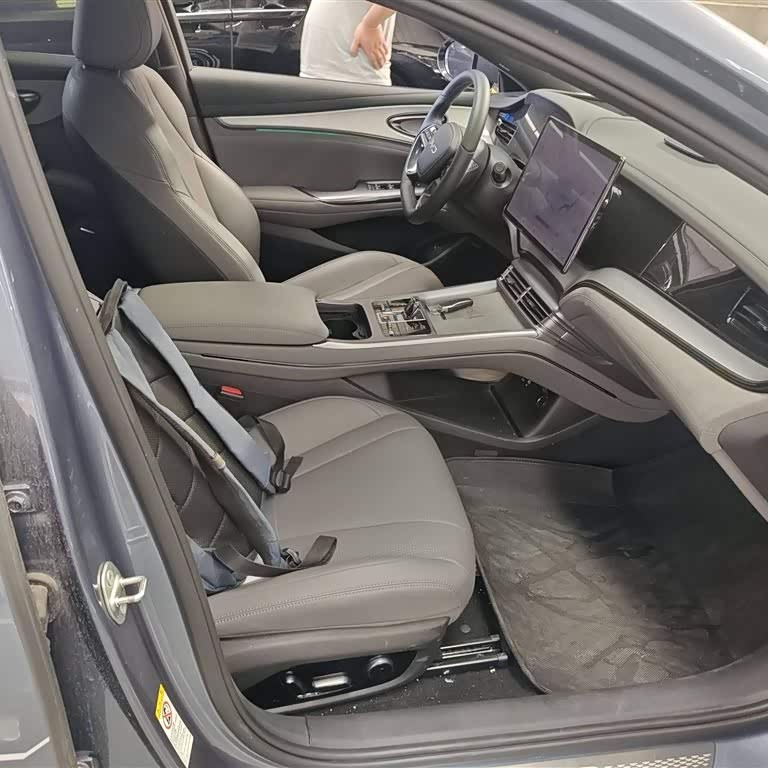 Seal 07 DM-i 2025 DM-i 1.5L 125km Premium Edition Seal 07 DM-i 2025 DM-i 1.5L 125km Premium Edition