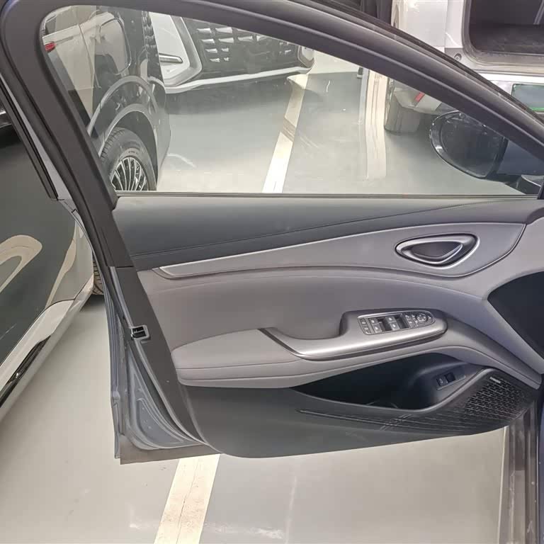 Seal 07 DM-i 2025 DM-i 1.5L 125km Premium Edition Seal 07 DM-i 2025 DM-i 1.5L 125km Premium Edition