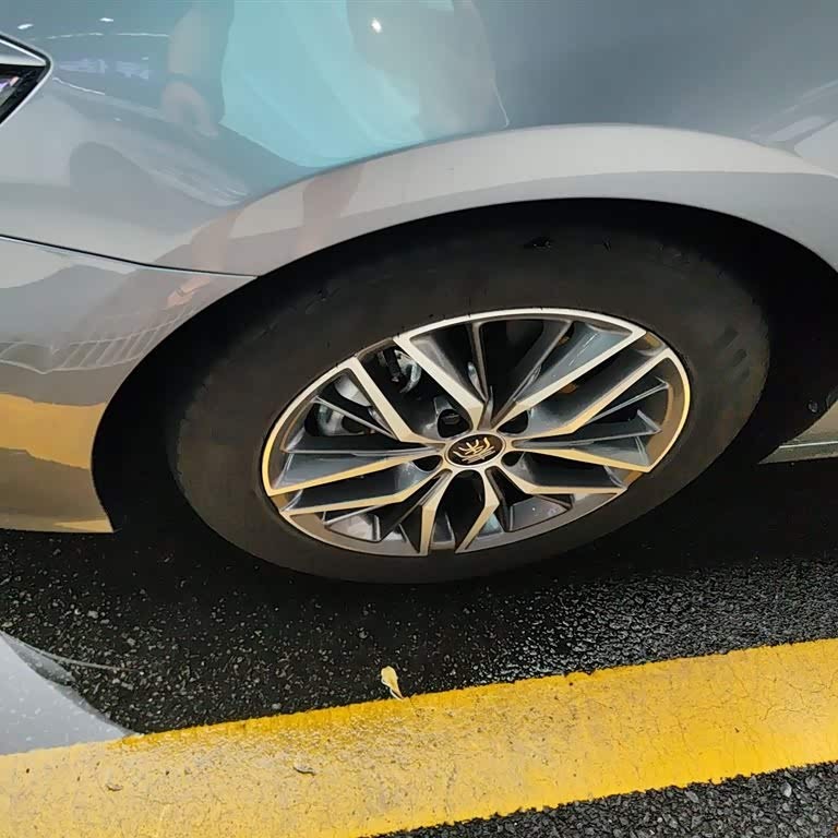 Qin PLUS 2021 DM-i 55KM Flagship Edition Qin PLUS 2021 DM-i 55KM Flagship Edition
