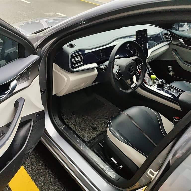 Qin PLUS 2021 DM-i 55KM Flagship Edition Qin PLUS 2021 DM-i 55KM Flagship Edition