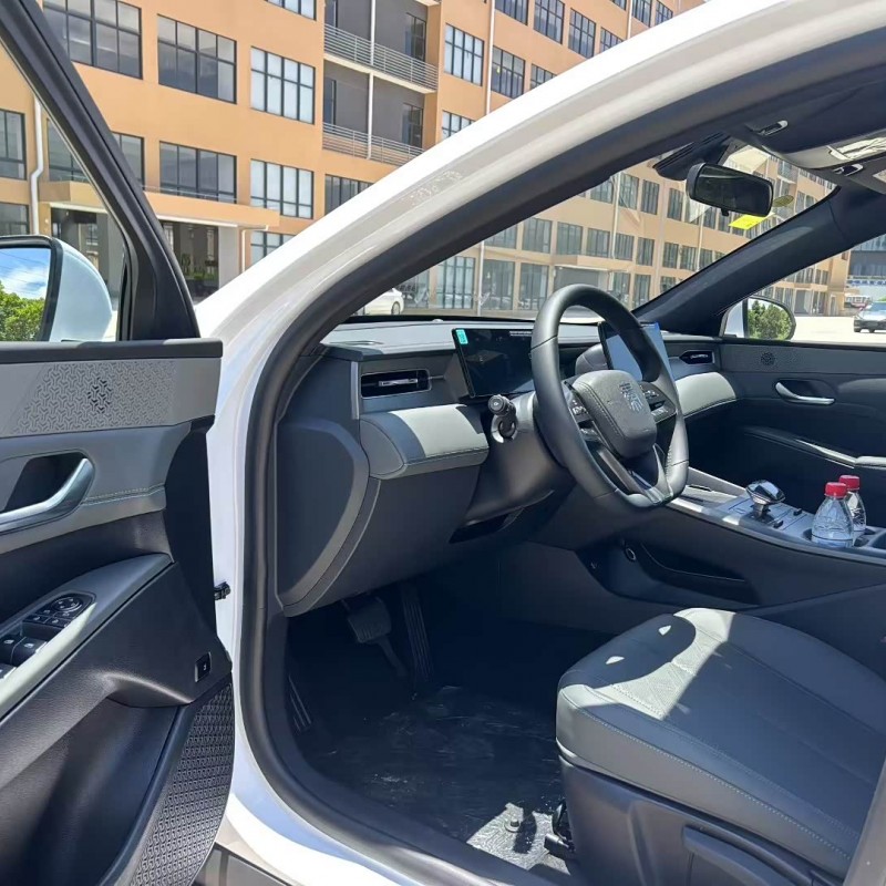 Qin PLUS 2025 DM-i Intelligent Driving Edition 55KM Leading Edition Qin PLUS 2025 DM-i Intelligent Driving Edition 55KM Leading Edition