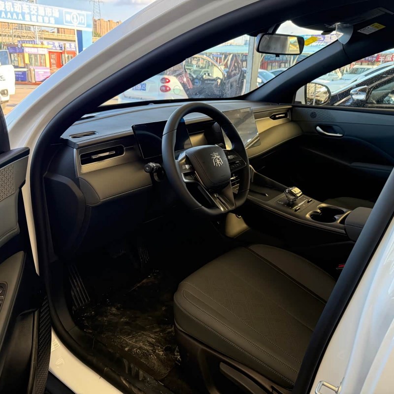 Qin PLUS 2025 DM-i Intelligent Driving Edition 55KM Leading Edition Qin PLUS 2025 DM-i Intelligent Driving Edition 55KM Leading Edition