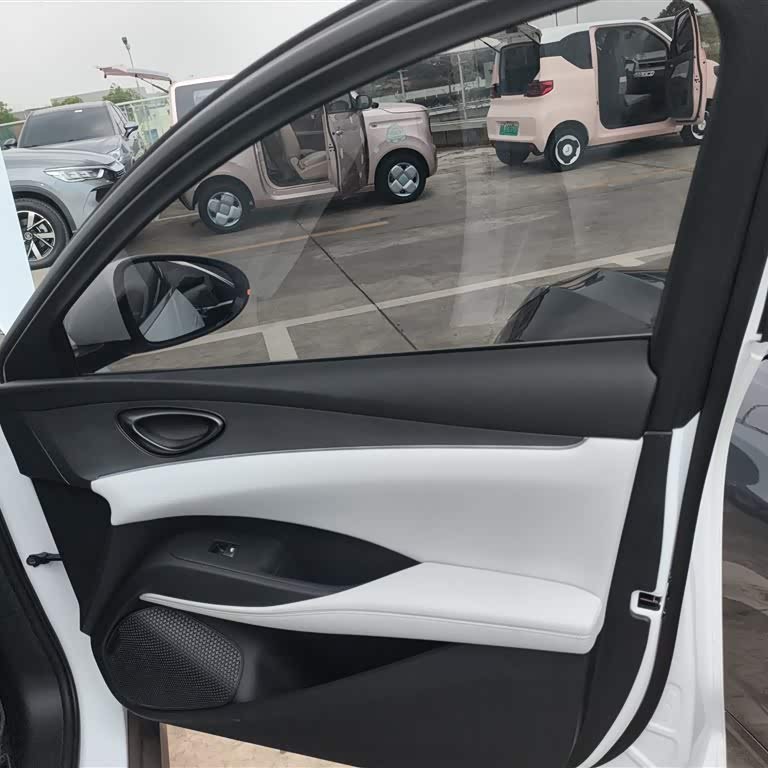 Haibao 06 New Energy 2024 DM-i 80KM Luxury Edition Haibao 06 New Energy 2024 DM-i 80KM Luxury Edition