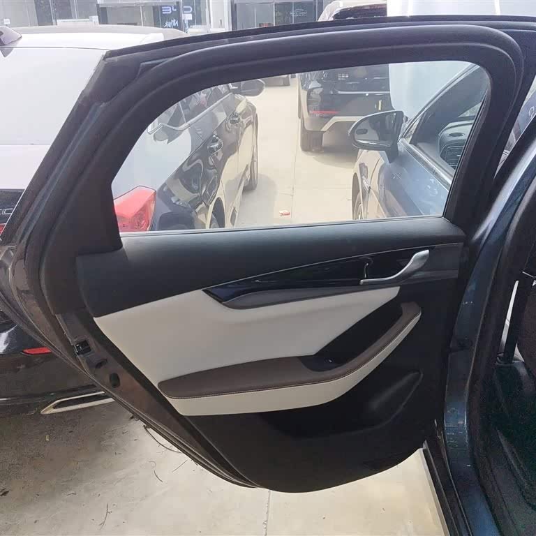 Qin PLUS 2024 Honor Edition DM-i 120KM Beyond Edition Qin PLUS 2024 Honor Edition DM-i 120KM Beyond Edition