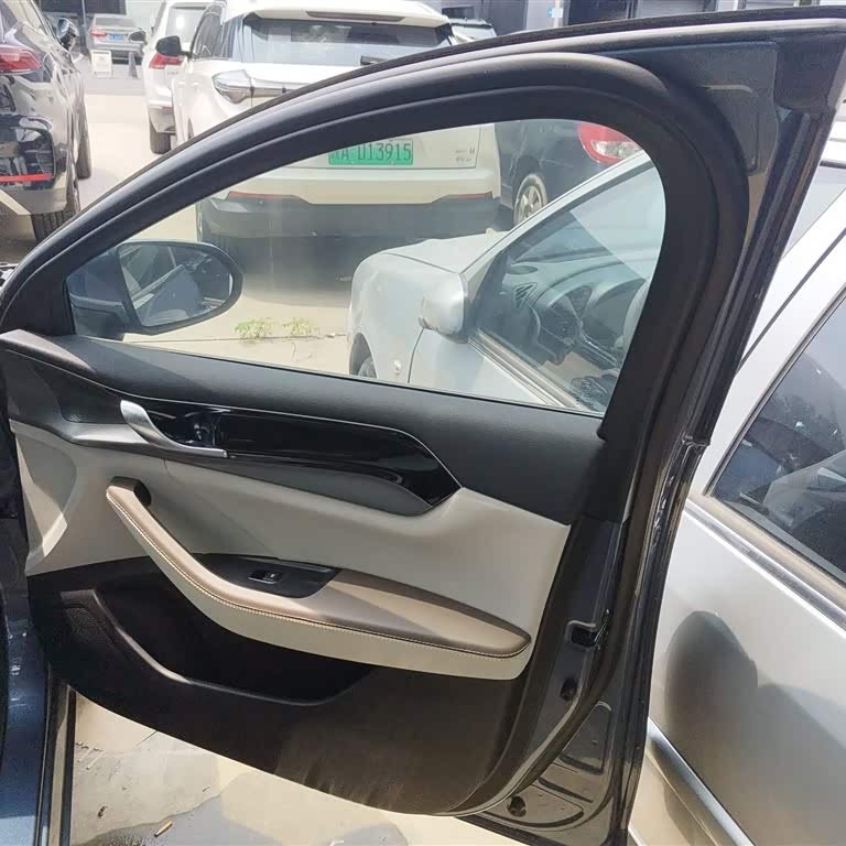 Qin PLUS 2024 Honor Edition DM-i 120KM Beyond Edition Qin PLUS 2024 Honor Edition DM-i 120KM Beyond Edition