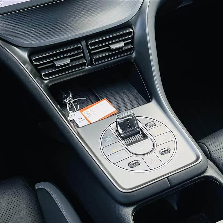 Sea Lion 05 DM-i 2025 DM-i 115KM Flagship Model Sea Lion 05 DM-i 2025 DM-i 115KM Flagship Model