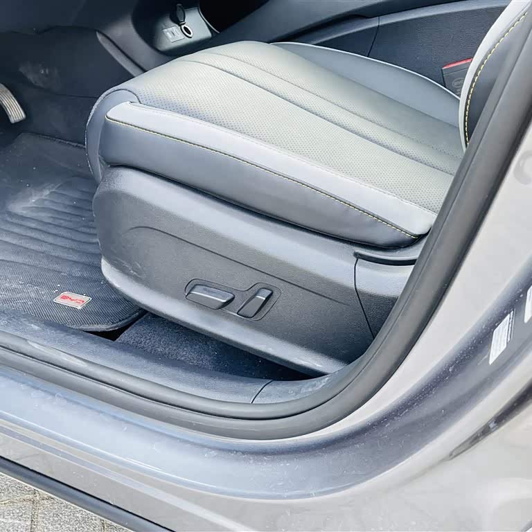 Sea Lion 05 DM-i 2025 DM-i 115KM Flagship Model Sea Lion 05 DM-i 2025 DM-i 115KM Flagship Model
