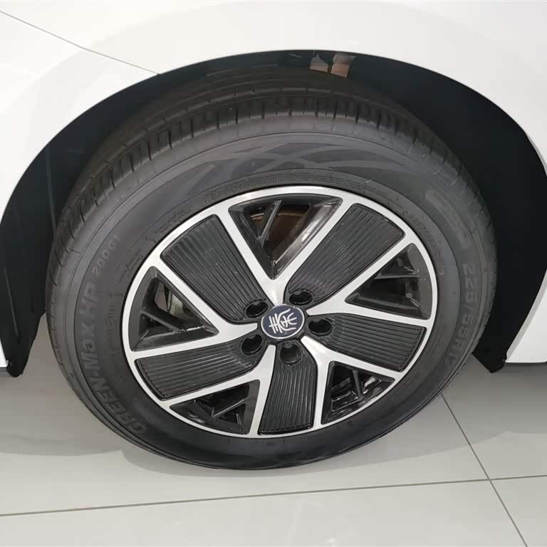 Qin L 2024 DM-i 120KM Beyond Edition Qin L 2024 DM-i 120KM Beyond Edition