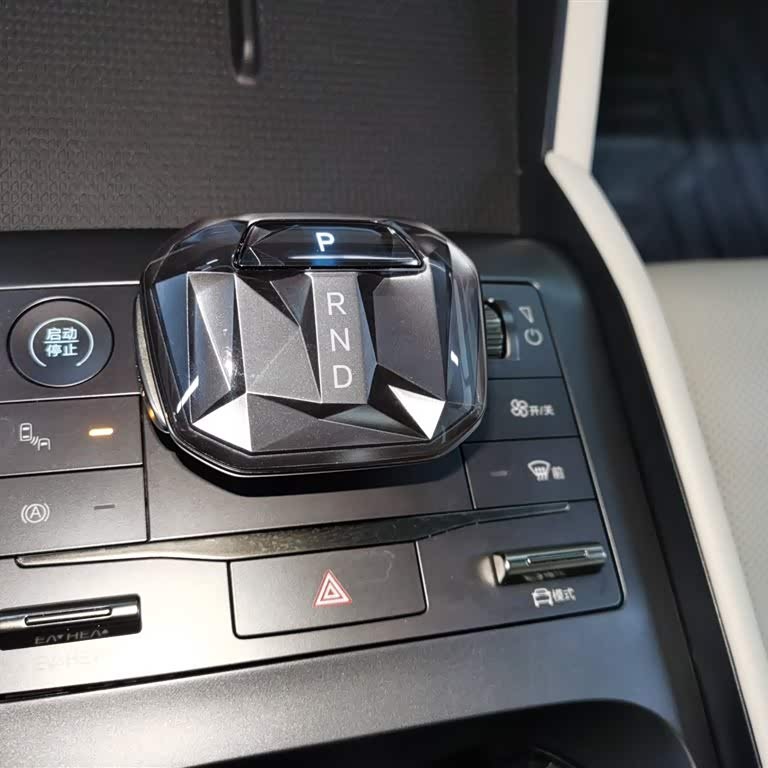 Qin L 2024 DM-i 120KM Beyond Edition Qin L 2024 DM-i 120KM Beyond Edition