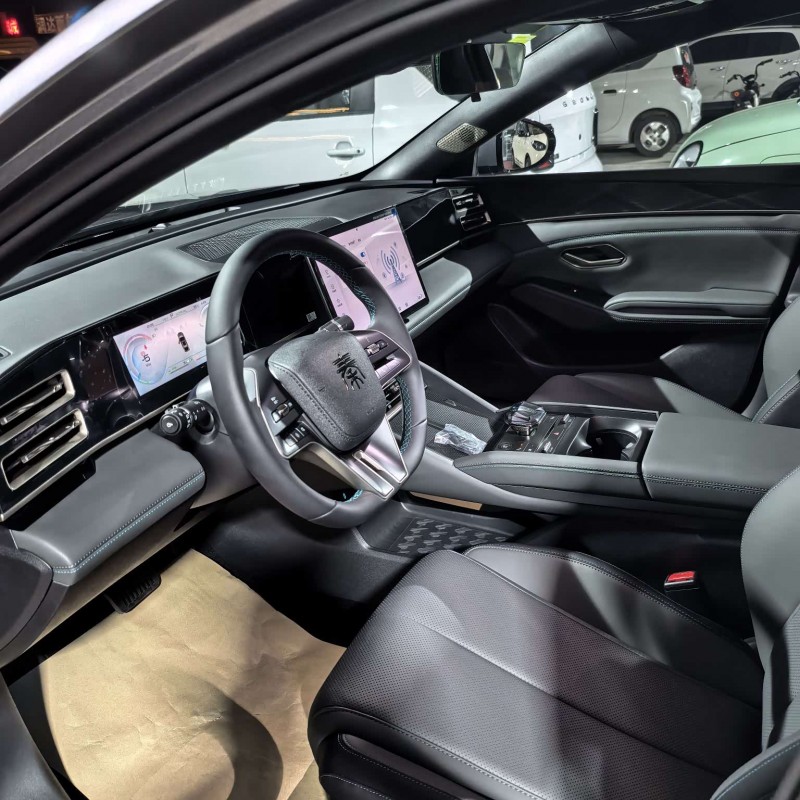 Qin L 2024 DM-i 120KM Beyond Edition Qin L 2024 DM-i 120KM Beyond Edition