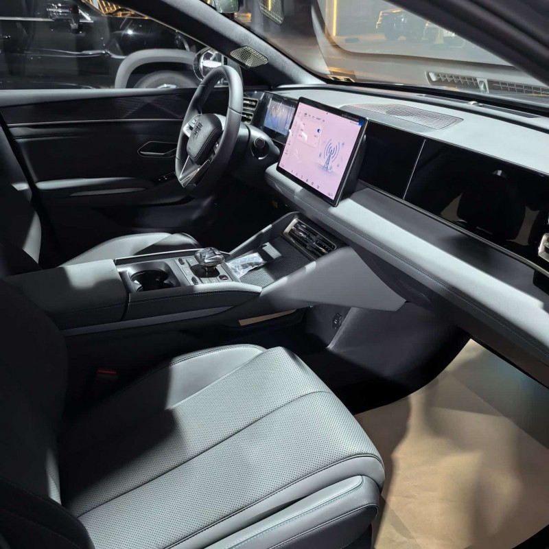 Qin L 2024 DM-i 120KM Beyond Edition Qin L 2024 DM-i 120KM Beyond Edition