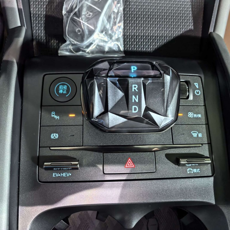 Qin L 2024 DM-i 120KM Beyond Edition Qin L 2024 DM-i 120KM Beyond Edition