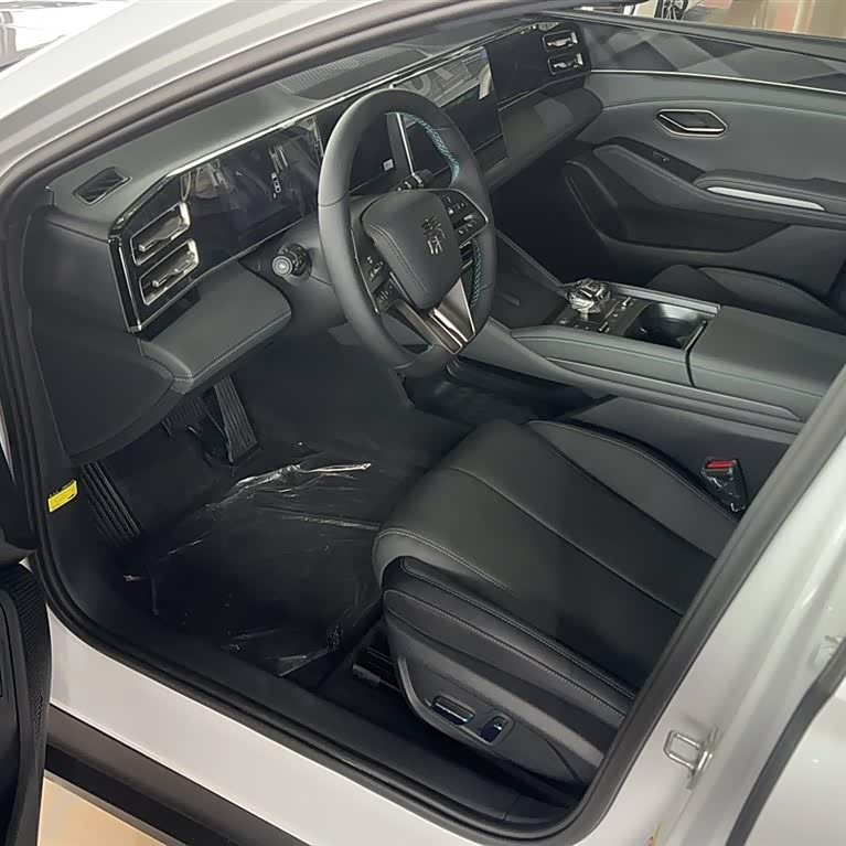Qin L 2024 DM-i 120KM Leading Edition Qin L 2024 DM-i 120KM Leading Edition