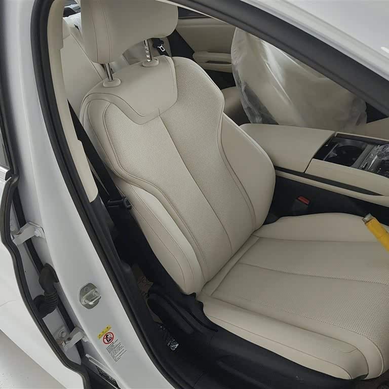 Qin L 2024 DM-i 80KM Beyond Edition Qin L 2024 DM-i 80KM Beyond Edition