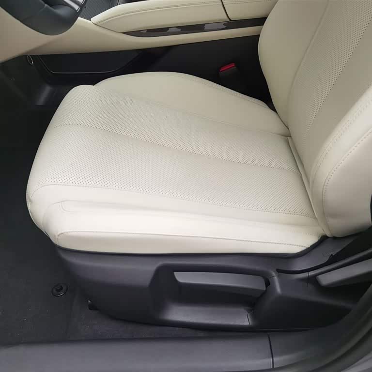 Qin L 2024 DM-i 80KM Leading Edition Qin L 2024 DM-i 80KM Leading Edition