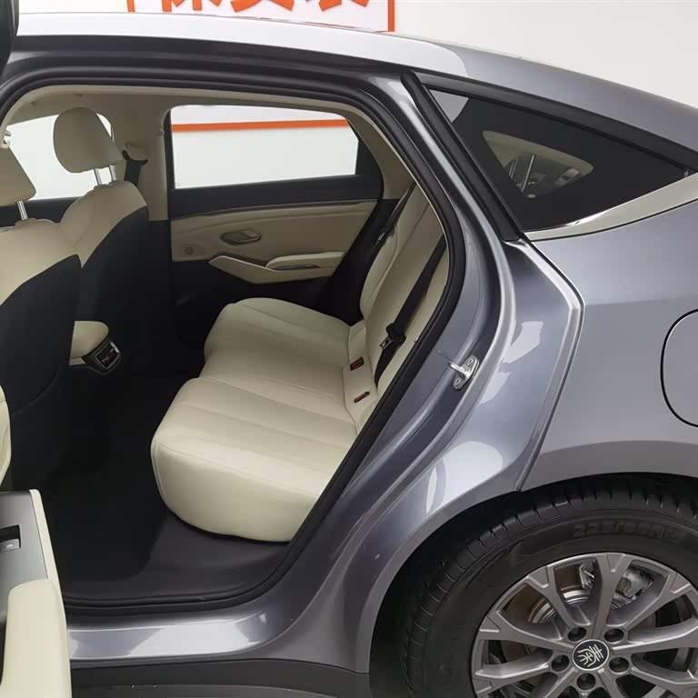 Qin L 2024 DM-i 80KM Leading Edition Qin L 2024 DM-i 80KM Leading Edition