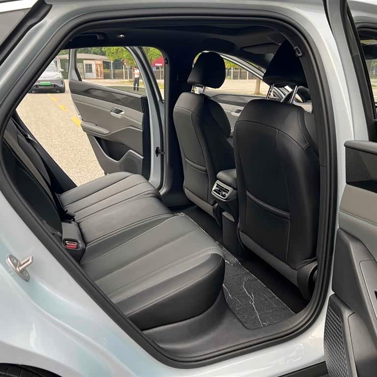 Qin L 2025 EV 545KM Excellence Edition Qin L 2025 EV 545KM Excellence Edition
