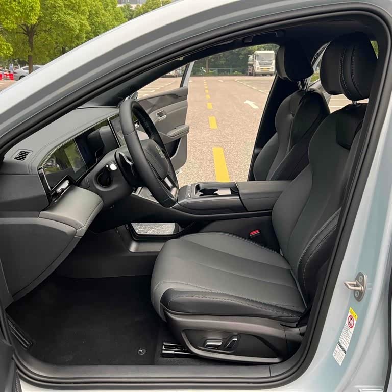 Qin L 2025 EV 545KM Excellence Edition Qin L 2025 EV 545KM Excellence Edition