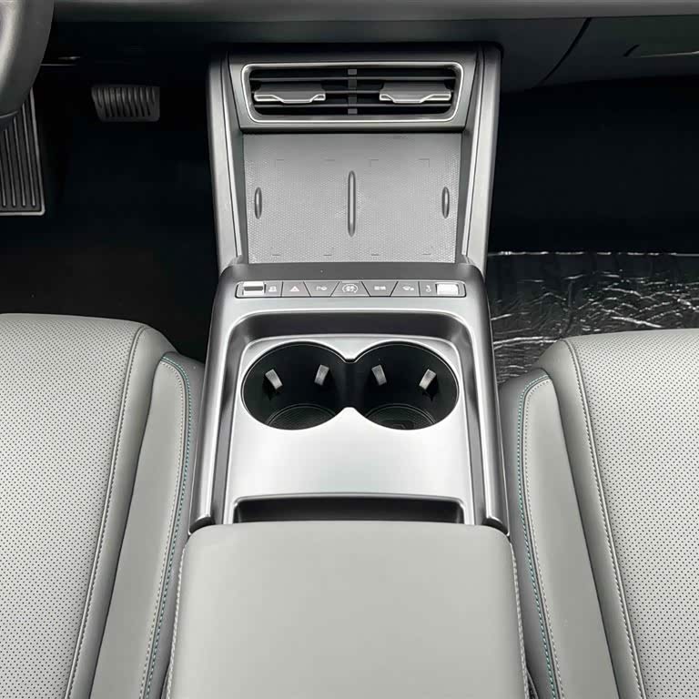 Qin L 2025 EV 545KM Excellence Edition Qin L 2025 EV 545KM Excellence Edition