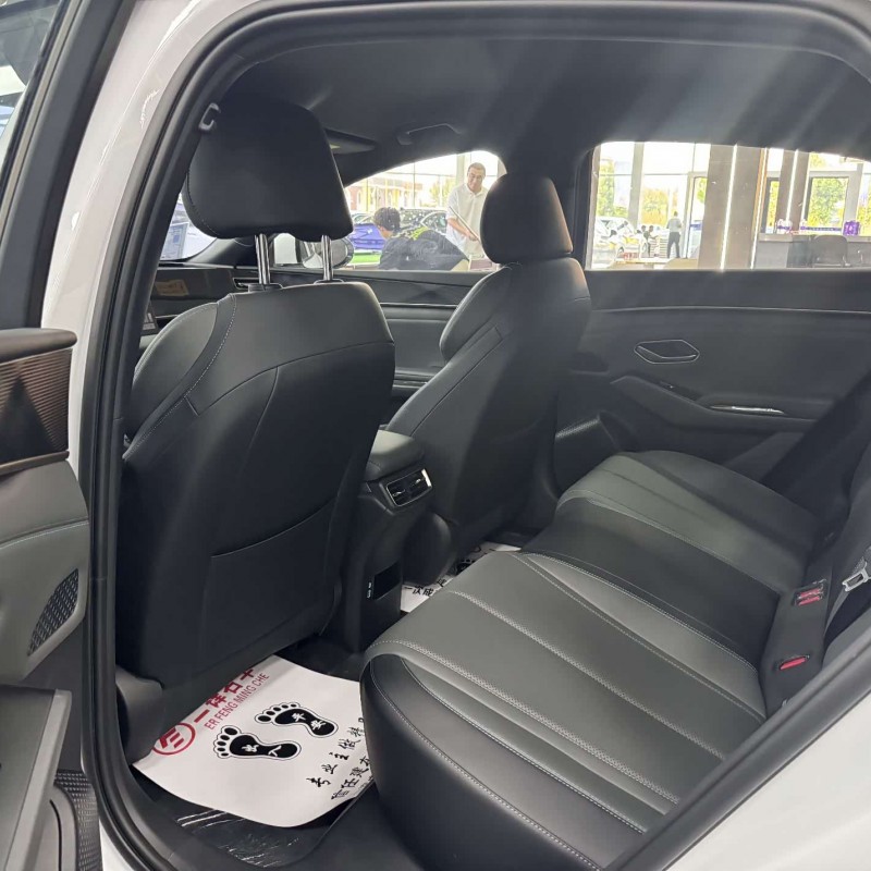 Qin L 2025 DM-i Intelligent Driving Edition 80KM Leading Edition Qin L 2025 DM-i Intelligent Driving Edition 80KM Leading Edition