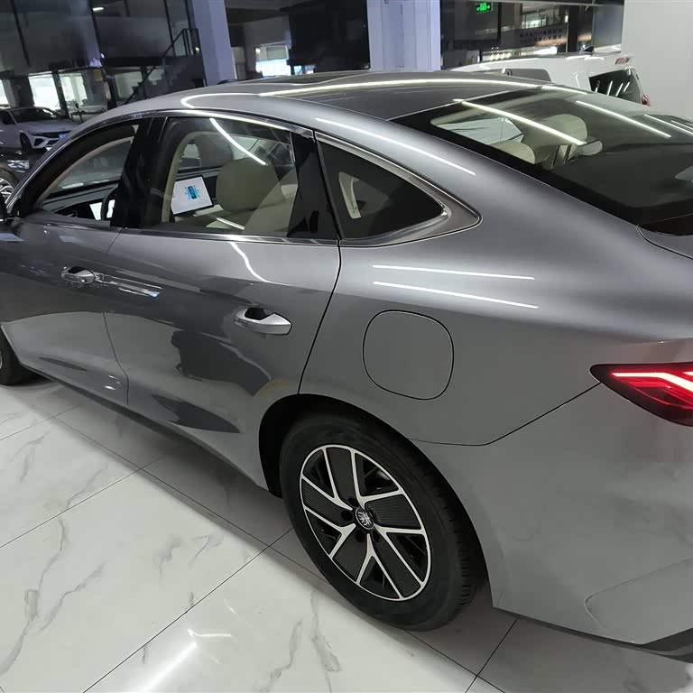 Qin L 2024 DM-i 120KM Beyond Edition Qin L 2024 DM-i 120KM Beyond Edition