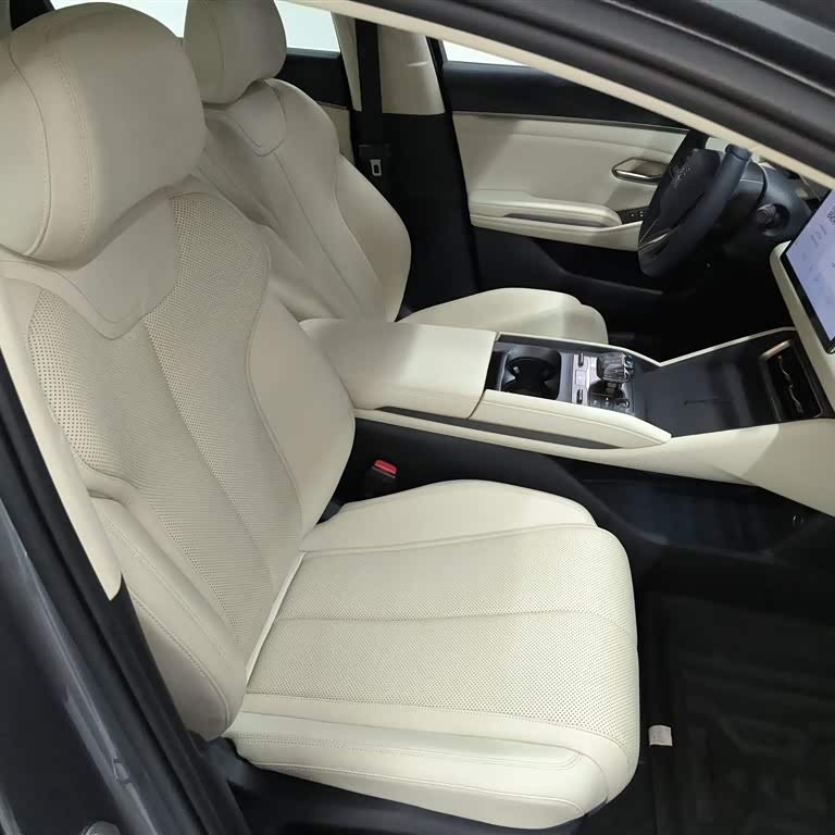 Qin L 2024 DM-i 120KM Beyond Edition Qin L 2024 DM-i 120KM Beyond Edition