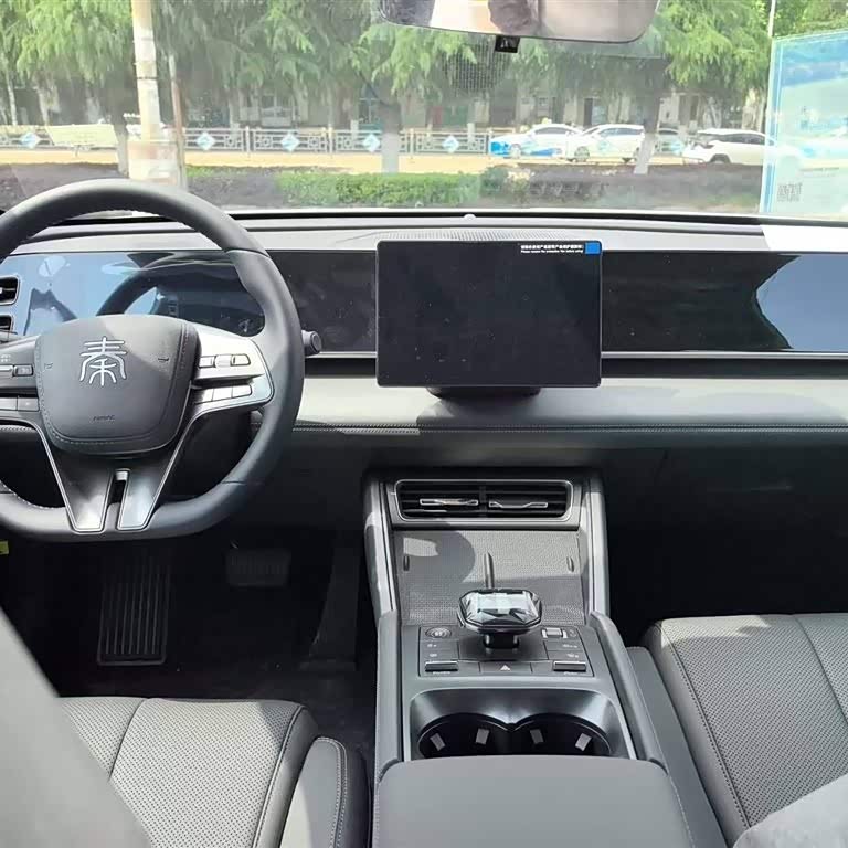 Qin L 2024 DM-i 80KM Leading Edition Qin L 2024 DM-i 80KM Leading Edition