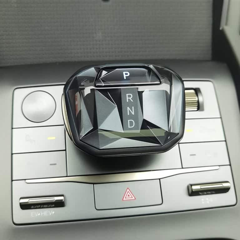 Qin L 2024 DM-i 120KM Beyond Edition Qin L 2024 DM-i 120KM Beyond Edition