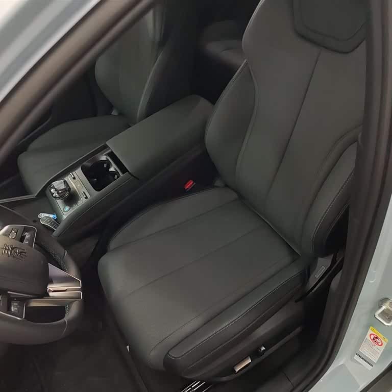 Qin L 2024 DM-i 120KM Leading Edition Qin L 2024 DM-i 120KM Leading Edition