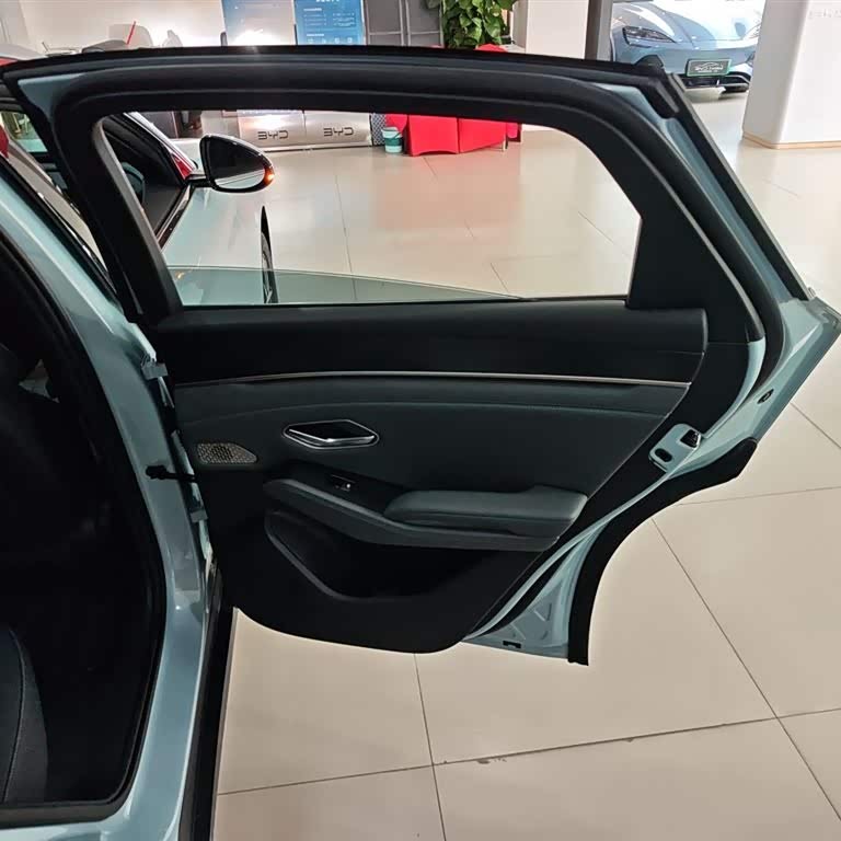Qin L 2024 DM-i 120KM Leading Edition Qin L 2024 DM-i 120KM Leading Edition