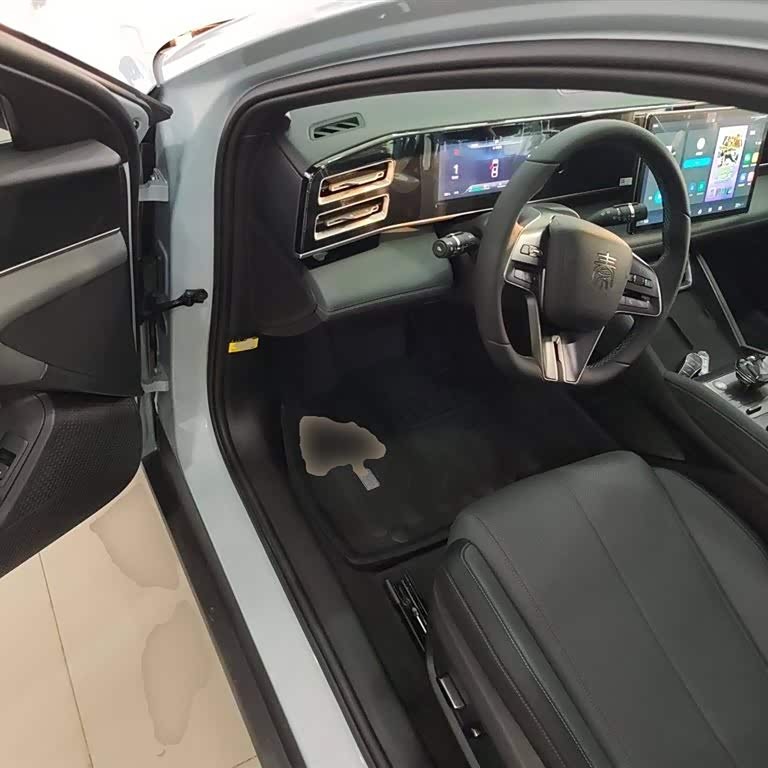 Qin L 2024 DM-i 120KM Leading Edition Qin L 2024 DM-i 120KM Leading Edition