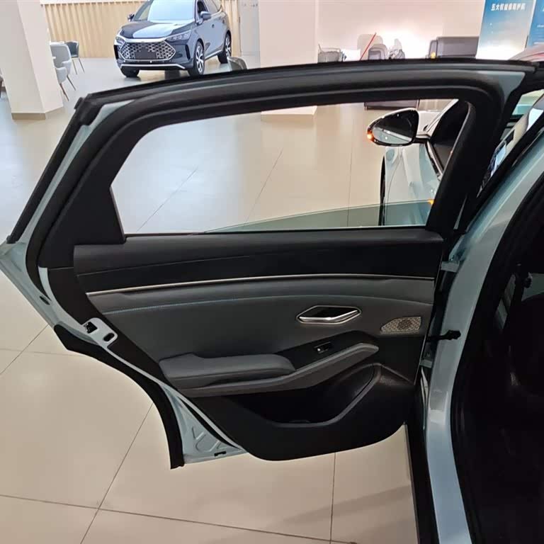 Qin L 2024 DM-i 120KM Leading Edition Qin L 2024 DM-i 120KM Leading Edition