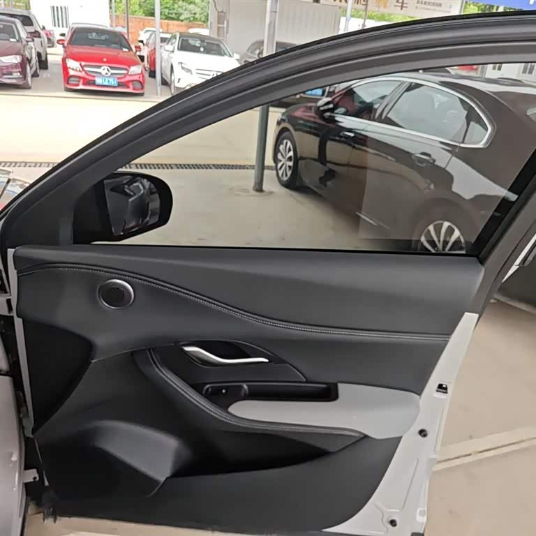 Sea Lion 05 DM-i 2025 DM-i 115KM Flagship Model Sea Lion 05 DM-i 2025 DM-i 115KM Flagship Model